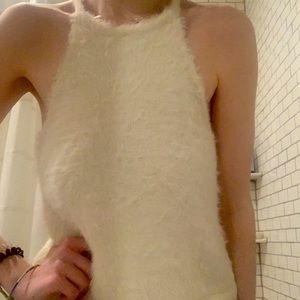Fuzzy high neck no sleeve sweater
